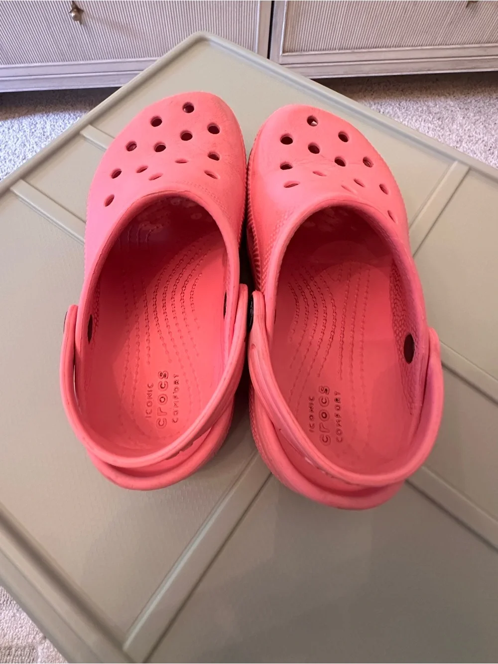 CROCS easy off